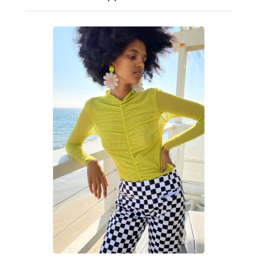 Lisa Says Gah Elenor Mock neck mesh shirt